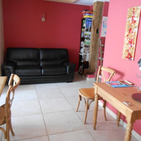Les Grands Pres Bed and Breakfast Geney Εξωτερικό φωτογραφία