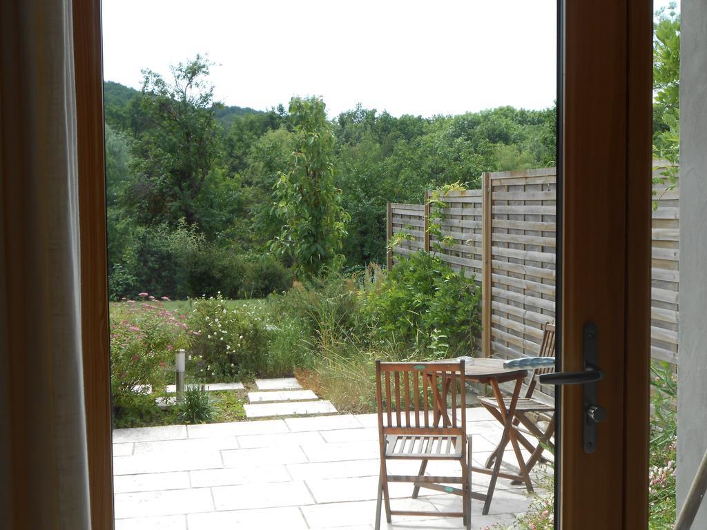 Les Grands Pres Bed and Breakfast Geney Δωμάτιο φωτογραφία